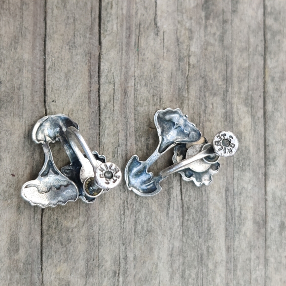 Sweet antique sterling flower earrings - Picture 3 of 4